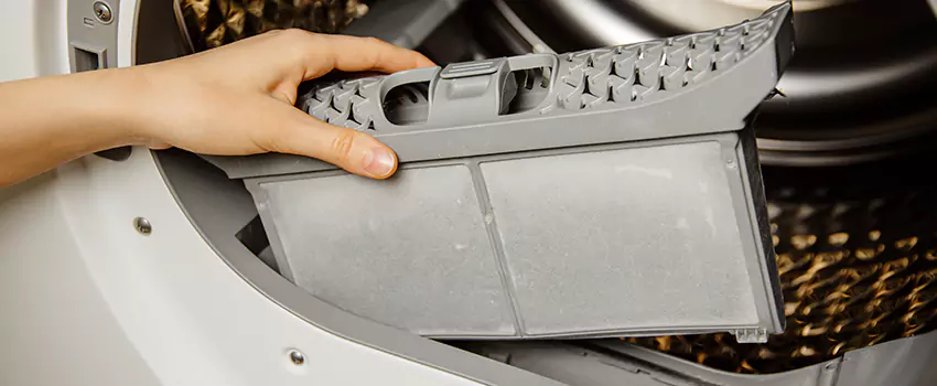 Signs Of A Clogged Dryer Lint Trap in Peoria, Illinois